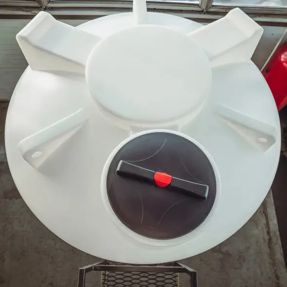 Емкость ЦКТ 5000 л с патрубком 110мм белая в обрешетке