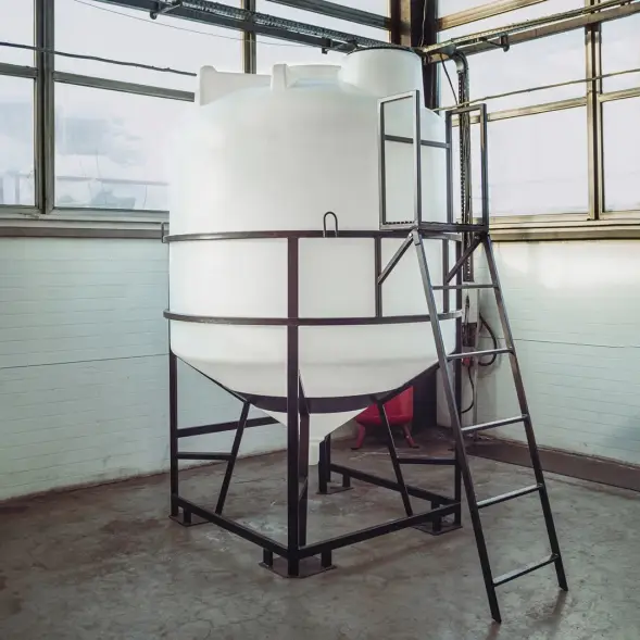 Емкость ЦКТ 5000 л с патрубком 110мм белая в обрешетке