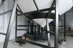 Емкость ЦКТ 3000 л с патрубком 160мм белая в обрешетке с лестницей